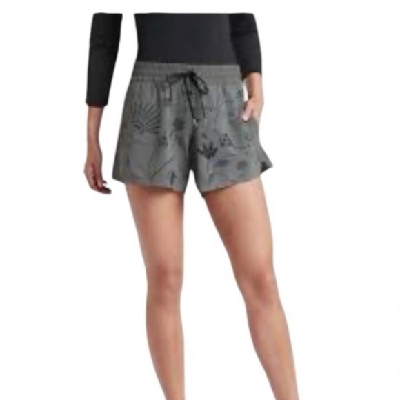 Athleta Pants - Athleta PRINTED BAJA SHORT Size 10